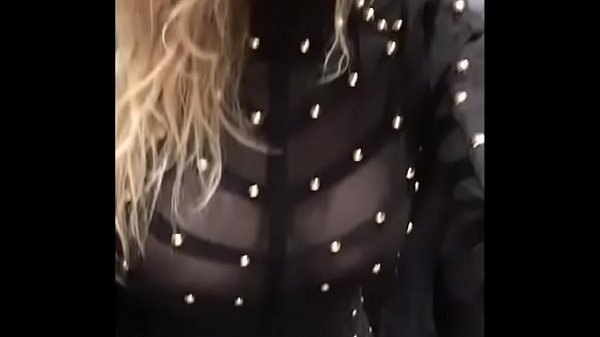 Play MP4 - Flashing and dirty in Barcelona