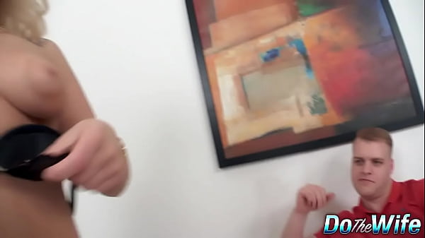 Nonton Hot And Horny Housewife Nataly Real Bangs A Stud thumbnail