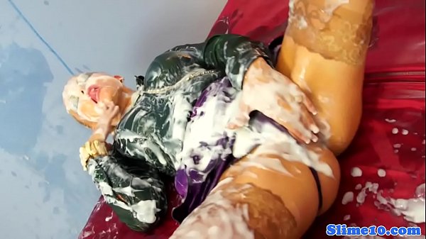 Stockinged bukkake babe cocksucking_gloryhole