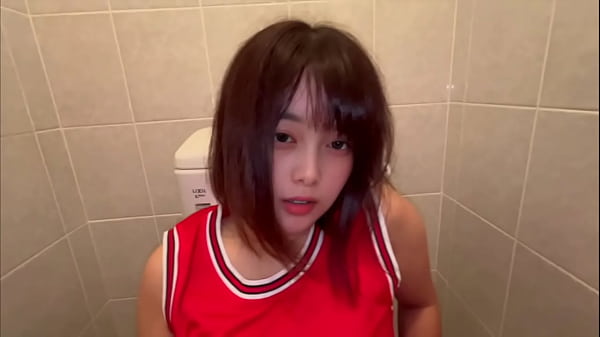 「もう、だめ&hellip;それ以上突いたらイっちゃう&hellip;」女バスの清楚系マドンナをキャプテンが試合前に味わう。 thumbnail