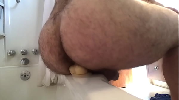 Play MP4 - Ass shaking dildo ride