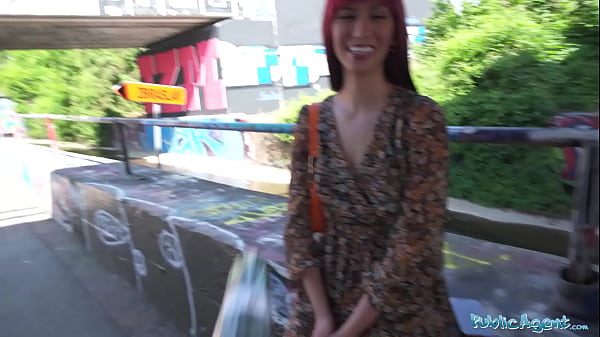 Public Agent Pretty facebubble_butt andwet pussy public sex