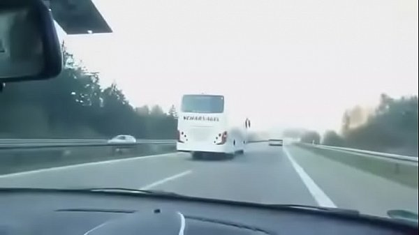 Play MP4 - Girl driving a cock while driving in a car