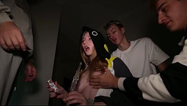 Nonton Double Penetration At A Party: Three Guys With Big Dicks Fuck A Cute Student Hard thumbnail