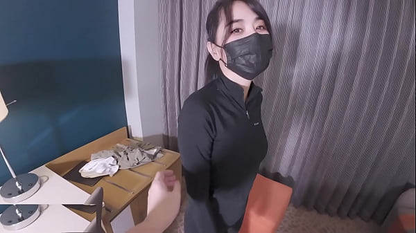 Play MP4 - 来国外都好开放，夜跑遇到中国妹子就开房了，高潮还会喷水