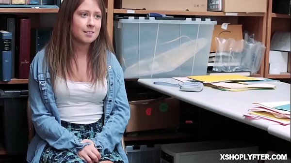 Play MP4 - Security guard punishes the sexy shoplifter Allie Addison