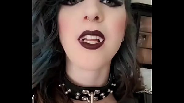 Nonton Here's The Fit I Wore For My Recent Vampire Shoot. thumbnail