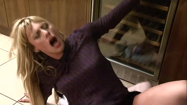 Mom Better Not Know. Scene-1 thumbnail