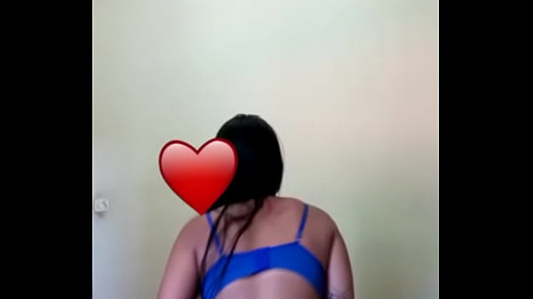 Novinha safada dan&ccedil_ando com seu rab&atilde_o delicioso