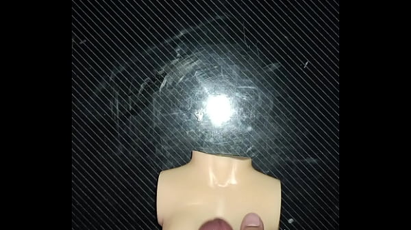 Me hago una paja rusa con las peque&ntilde;as tetas de dolly 