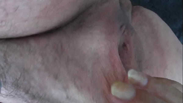 Play MP4 - Masterbating outdoors