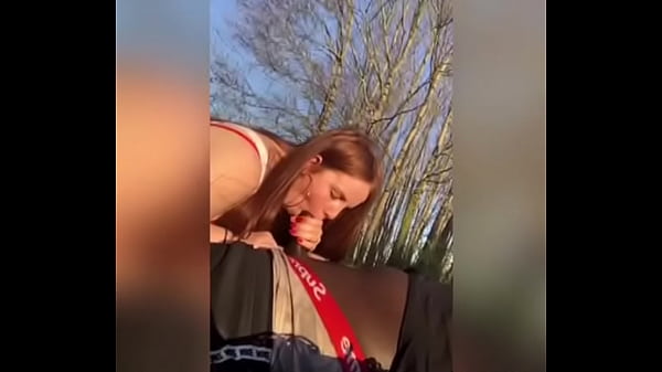 Play MP4 - Ma rousse me fais jouir dans sa bouche au parc