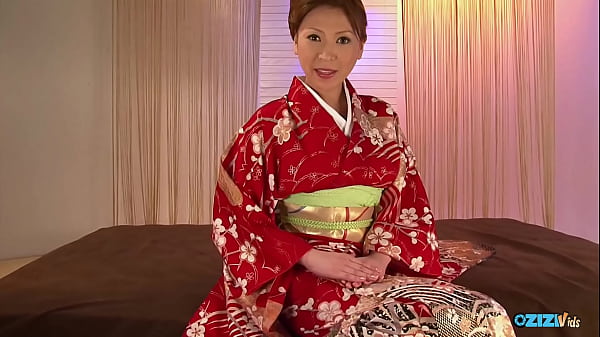 Nonton An Adult Woman Has A Strong Sexual Experience, Resulting In Her Face Being Coated With Semen thumbnail