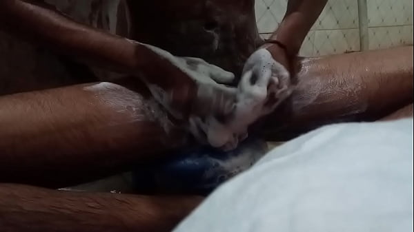 Play MP4 - Bath indian lund