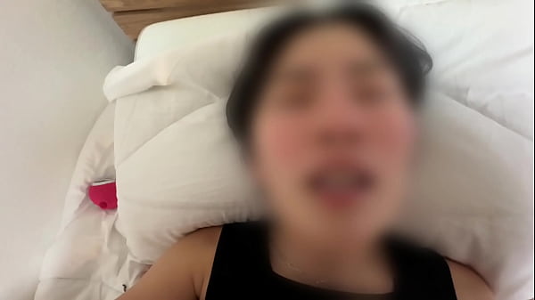 Play MP4 - 【同僚はセフレ！】「おちんこ挿れてください」オナニーしながらフェラ&中出し（完全主観）