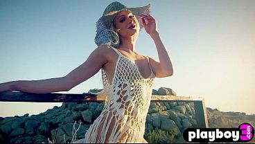 Nonton Blonde Babe Emma Hix Exposed Her Beautiful Body After Hot Striptease Session For The Playboy And Hot Girl Enjoyed Solo Action thumbnail