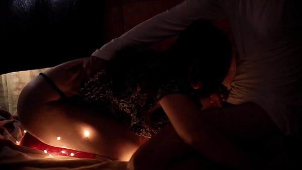 Me cojo a la novia de mi mejor amigo en la oscuridad con_su vestido_favorito