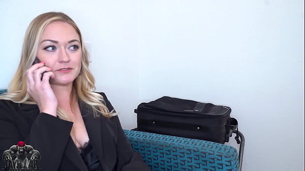 Play MP4 - HORNY ON HALLOWEEN