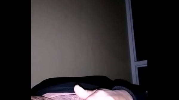 Escucho a mis vecinos culiar y empiezo a tocarme y_rápido_me vengobien rico solita La cuarentena_me tienemuy caliente GolOsita Chilena