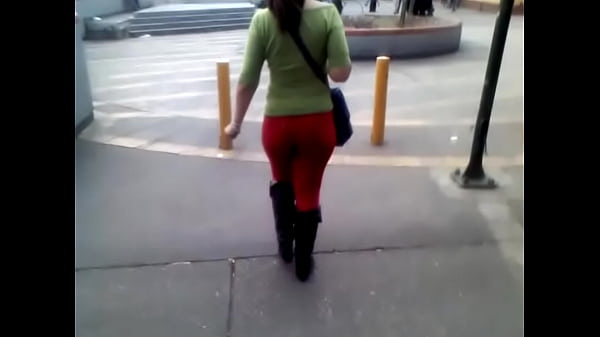 las nalgas de mi_mujer con ropa