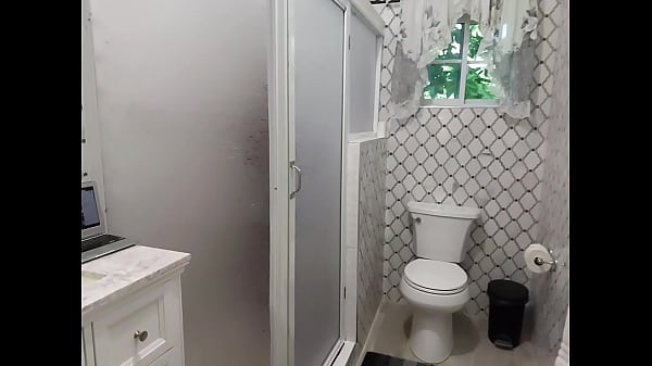 Slim thick ebony girl showering performance almost turned into a dangerous big squeeze mastermeat1 