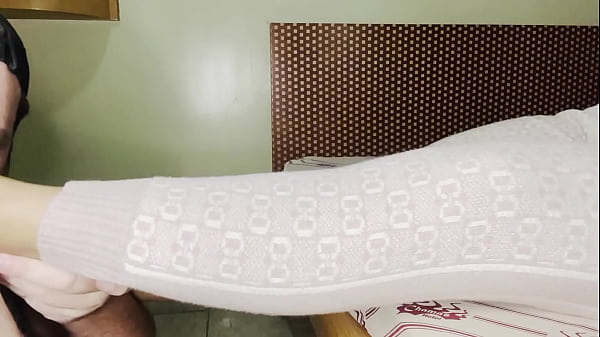 Massageando meus p&eacute;s 