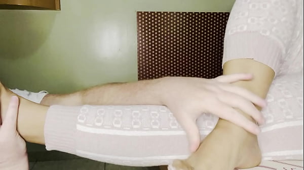 Massageando meus p&eacute;s 