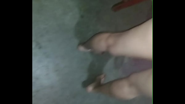 Me cojo a la esposa de mi vecino y me vengo adentro 