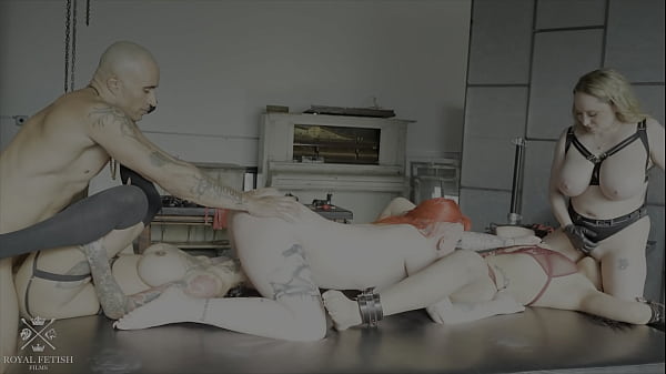 Nonton Kinky Puzzle Pieces thumbnail