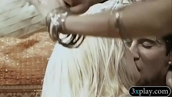 Nonton Luscious Women And Nasty Guys Have Fun In The Bathtub thumbnail