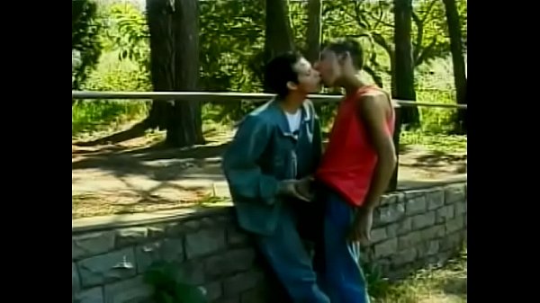 Play MP4 - Young Brazilian curly chocolate bandit Wellington helps his mate to get the philosophy of back-in parking