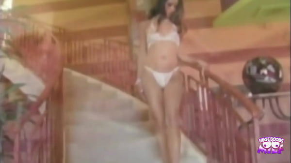 Nonton Smoking Hot Babe In A Shiny Bikini Has Lovely Doggy Style And Cowgirl Sex In Mansion thumbnail