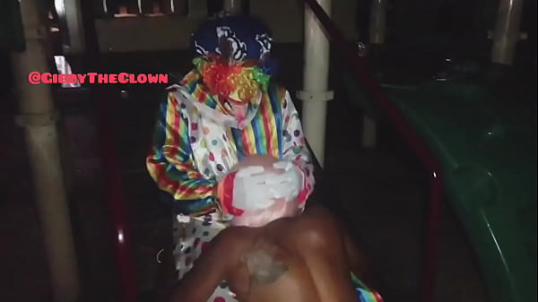 Play MP4 - Getting sloppy late night by a thot