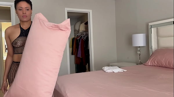 Nonton Freaks Doing Freaky Things thumbnail