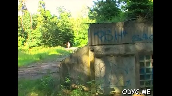 Cute_hotty takes it up the ass