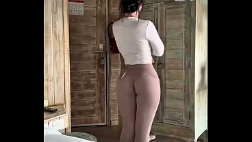 Rabudas gostosas na cuzinha 