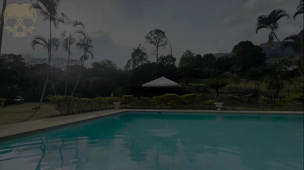 Nonton I Suck My Friend's Cock In The Pool thumbnail