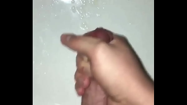 Play MP4 - der 19 j&auml;hrige boy ist ultra geil auf seine davina und spritzt ne fette ladung in mehreren dicken sch&uuml;ben ab geiler cumshot volle dicke sperma eier