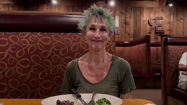 Nonton Sharing A Steak And Loaded Baked Potato With My Photographer - And A Little More. thumbnail