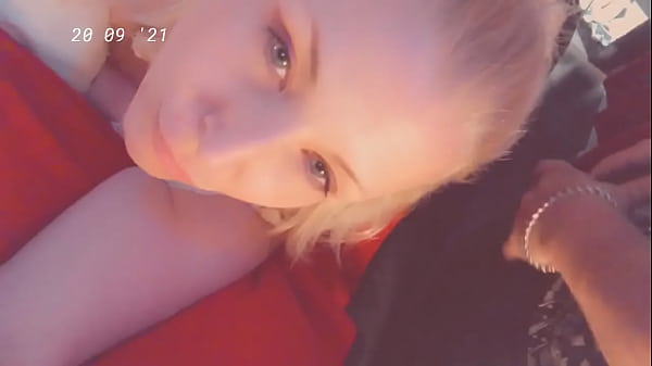 Nonton Blonde Sexy Woman Licking Dick thumbnail