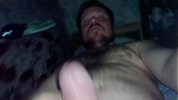 Вкусный розовый член крупным планом! Мастурбация большого члена! 