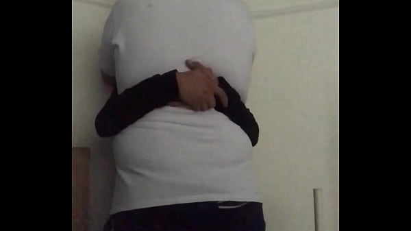 Play MP4 - Kissing In The Office