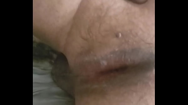 meu cu todo arrombado e melado sendo fodido pelo casad&atilde;o. 