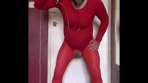 bisexual_crossdresser will swallow his own pee while blindfolded_and mouth gagged