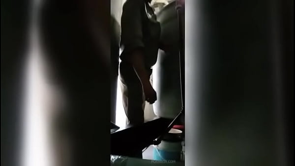 Nonton Entangado En M&iacute; Trabajo thumbnail