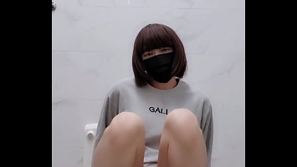 【shemale】masturbation And Anal In Toliet On Highway Service Area thumbnail