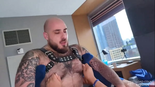 Missing that sweet powerlifter muscle hole today 