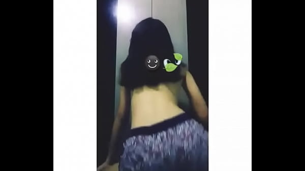Novinha safada rebolando