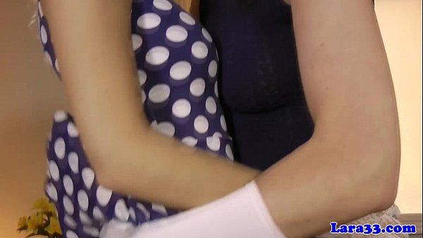 Play MP4 - Mature euro goes lesbian with teen