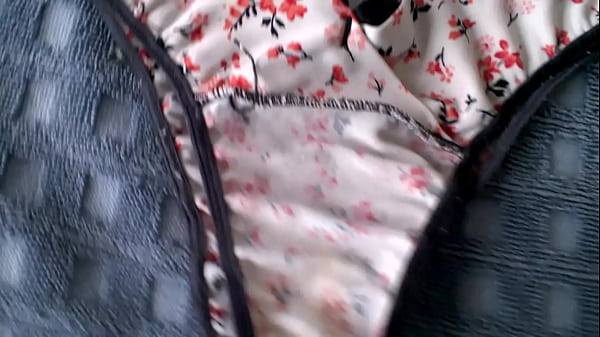 Play MP4 - homenagem cunhada&period; gozando na calcinha dela